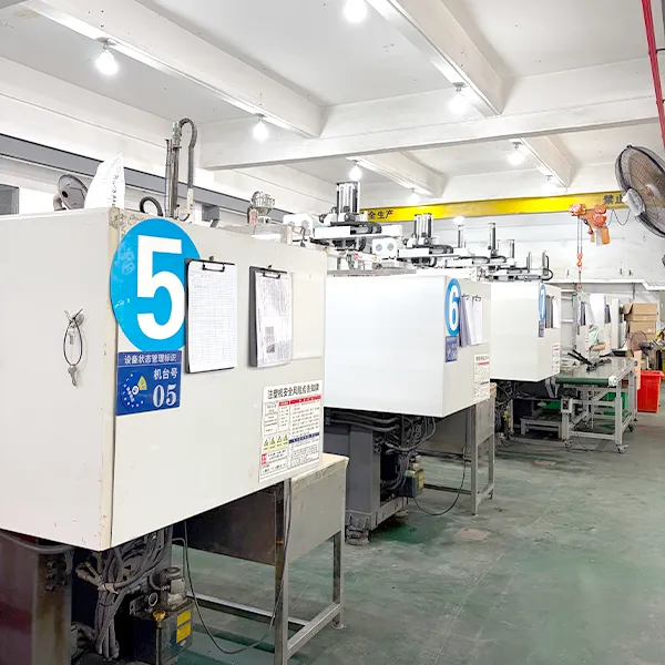 Plastic injection machine